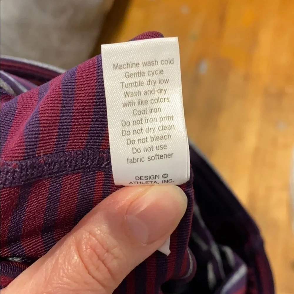 Athleta EUC XS Chaturanga Purple striped leggings